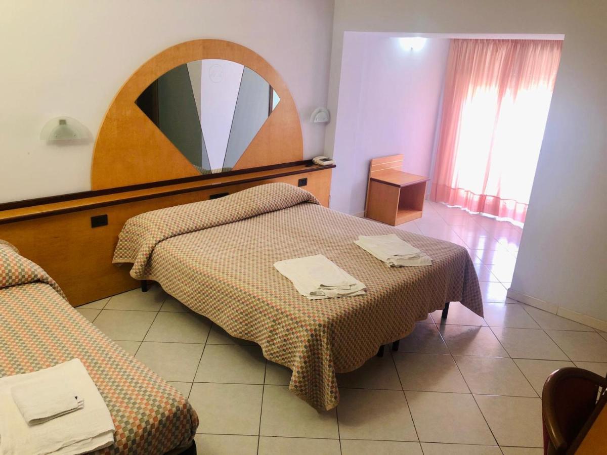 Hotel Solaris Казальбордино Экстерьер фото