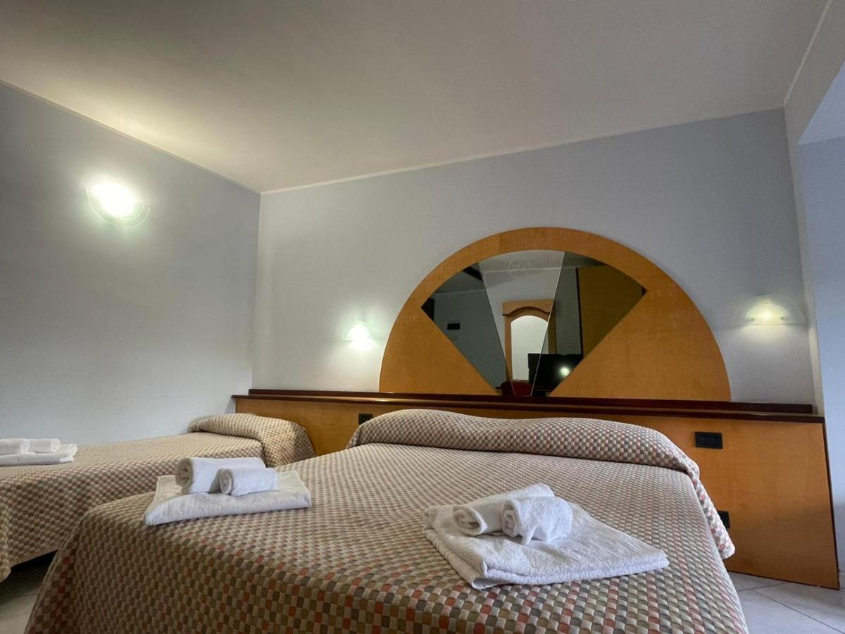 Hotel Solaris Казальбордино Экстерьер фото